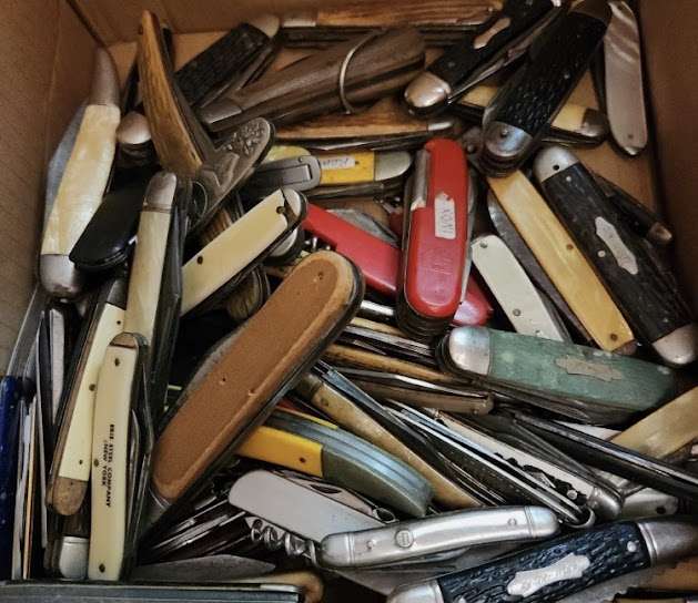 Knife Box